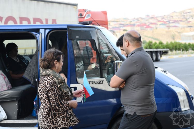 Şuşa və Xocavəndə növbəti köç karvanları yola salınıb<font color=red> - FOTOLAR</font>