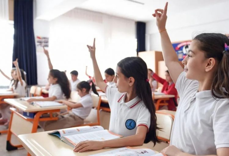 Türkiyədə şagird və müəllimlərin məlumatlarını paylaşmaq qadağan edilib