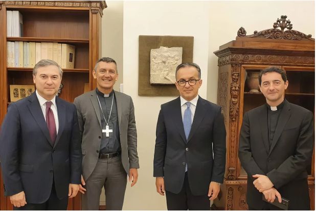 Ramin Məmmədov Vatikan arxiyepiskopuna Azərbaycandakı multikultural dəyərlər barədə məlumat verib