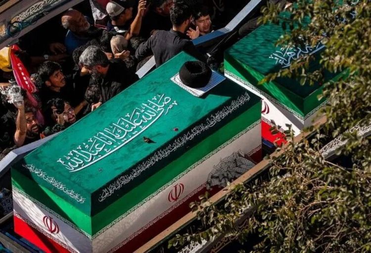 İranın mərhum Ali Lideri Məşhəddə dəfn edilib