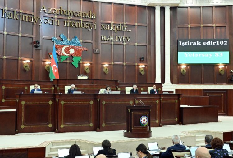 İqtisadi sahədəki bəzi cinayətlərə görə məsuliyyətin ləğv edilməsi son oxunuşda qəbul edilib
