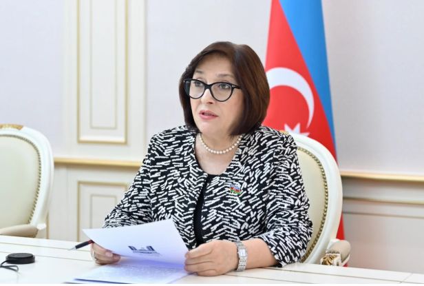 Spiker: Azərbaycanın rəqəmsal transformasiyasını dəstəkləmək məqsədilə yeni qanunlar qəbul edilir