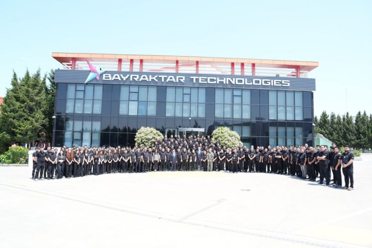 Selçuk Bayraktar Azərbaycandakı “Bayraktar” istehsalat müəssisələrində olub<font color=red> - FOTOLAR</font>