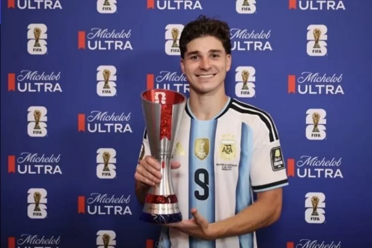 DÇ-26: Argentina İsveçrə qarşılaşmasından sonra Xulian Alvares oyunun ən yaxşısı adına layiq görülüb