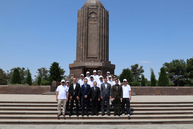 Özbəkistanlı tələbələr yay məktəbi çərçivəsində ölkəmizdədirlər<font color=red> - FOTOLAR</font>