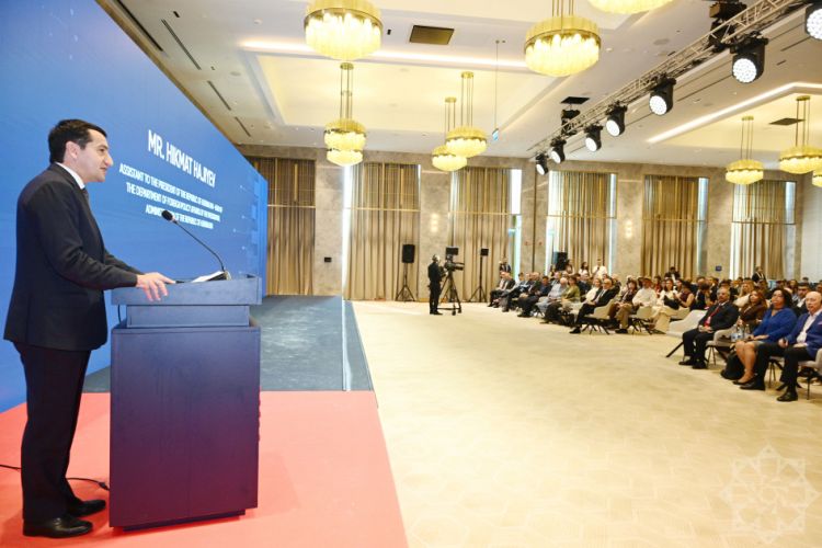 IV Şuşa Qlobal Media Forumu işini davam etdirir<font color=red> - FOTOLAR</font>