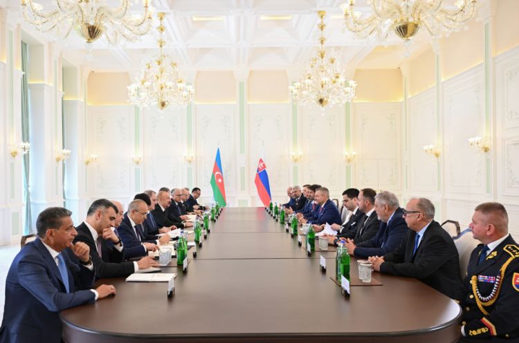 Prezident İlham Əliyevin Şuşada Slovakiya Prezidenti ilə geniş tərkibdə görüşü olub<font color='red'> - YENİLƏNİB</font><font color=red> - FOTOLAR</font>