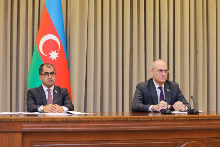 Ali Məclisin növbədənkənar sessiyası başa çatıb<font color=red> - FOTOLAR</font>