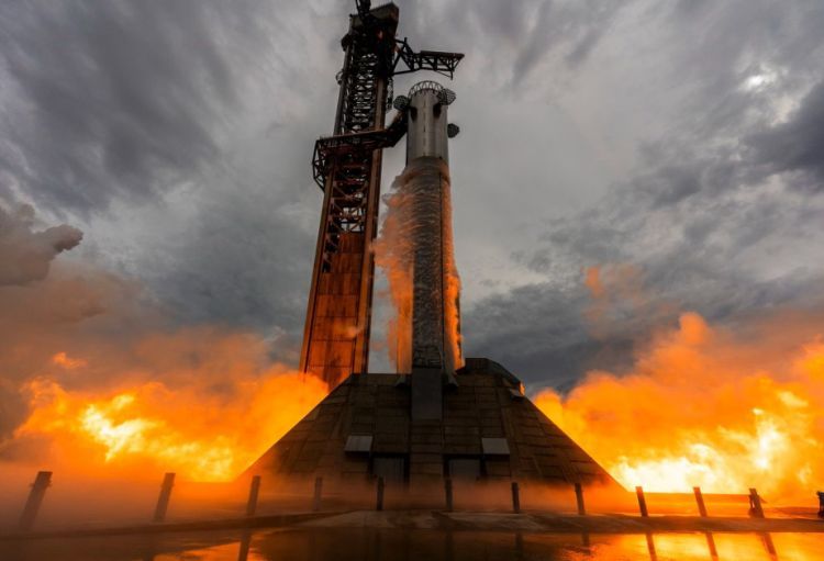 “SpaceX” 2027-ci ildən kosmosa data mərkəzləri göndərməyə başlayacaq