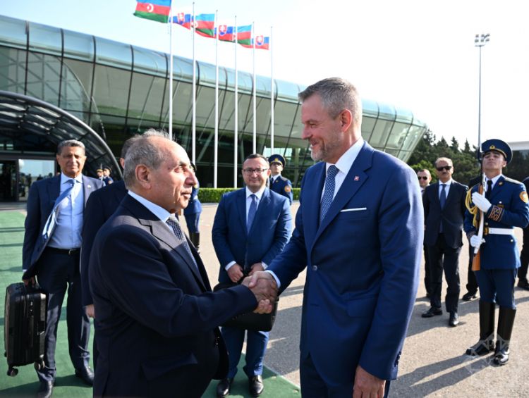 Slovakiya Prezidentinin Azərbaycana səfəri başa çatıb<font color=red> - FOTOLAR</font>