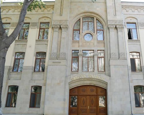 Azərbaycanda nadir xəstəlikdən əziyyət çəkən şəxslərə verilən dərmanların sayı artırılıb