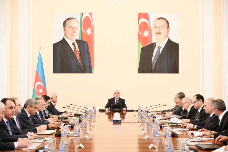 Nazirlər Kabinetində əhalinin siyahıyaalınması ilə bağlı məsələlər müzakirə olunub<font color='red'> - YENİLƏNİB</font><font color=red> - FOTOLAR</font>