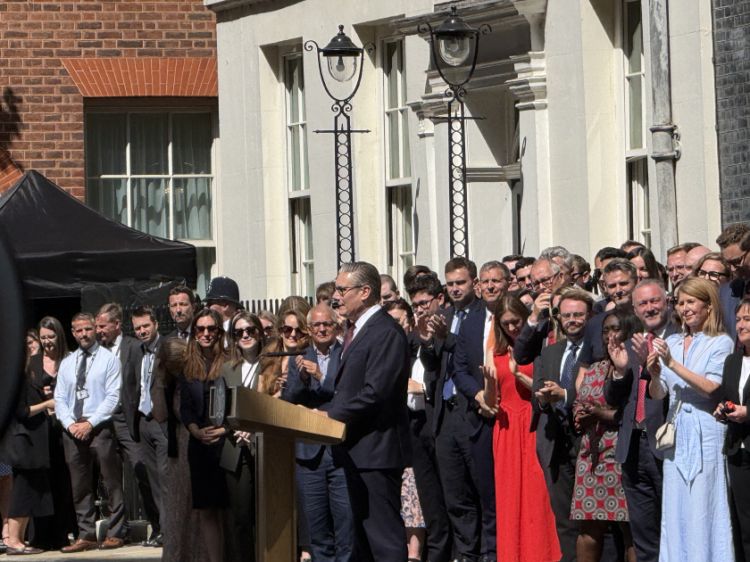 Kir Starmer Dauninq Stritdə son çıxışını edib<font color=red> - FOTOLAR</font>