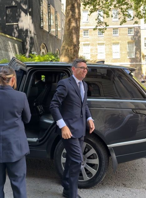 Yeni Baş nazir Britaniya üçün 10 illik inkişaf planı hazırlayacağını açıqlayıb<font color=red> - FOTOLAR</font>
