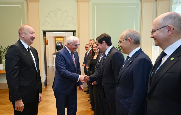Azərbaycan və Almaniya prezidentlərinin geniş tərkibdə görüşü olub<font color='red'> - YENİLƏNİB</font><font color=red> - FOTOLAR</font>