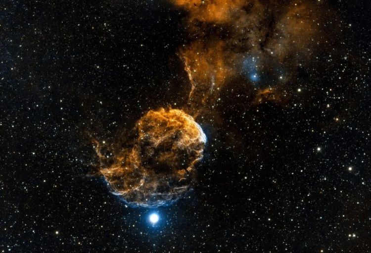 Astronomlar enerjisi tükənən ikili ulduzun partlaması prosesini müşahidə ediblər