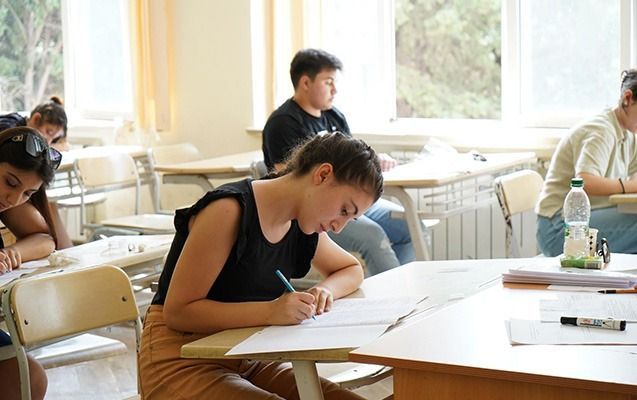 Tam orta təhsil səviyyəsində xarici dil üzrə 2027-ci ildə tətbiq olunacaq imtahan modeli açıqlanıb