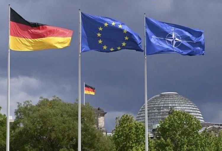 Rəsmi Berlin Almaniyanın nüvə silahı hazırlaması ilə bağlı Rusiyanın iddialarını rədd edib