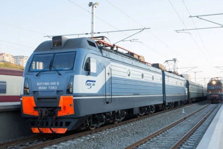 Bakı–Tbilisi–Bakı qatarlarında sərnişin yerlərinin sayı 2 dəfədən çox artırılıb