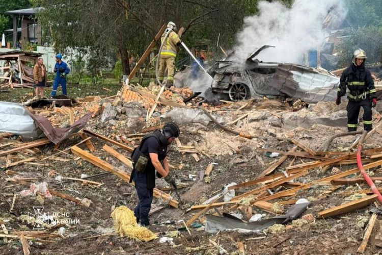 Rusiyanın Ukraynada poliqona hava zərbələri nəticəsində 10 nəfər həlak olub, 100 nəfər yaralanıb