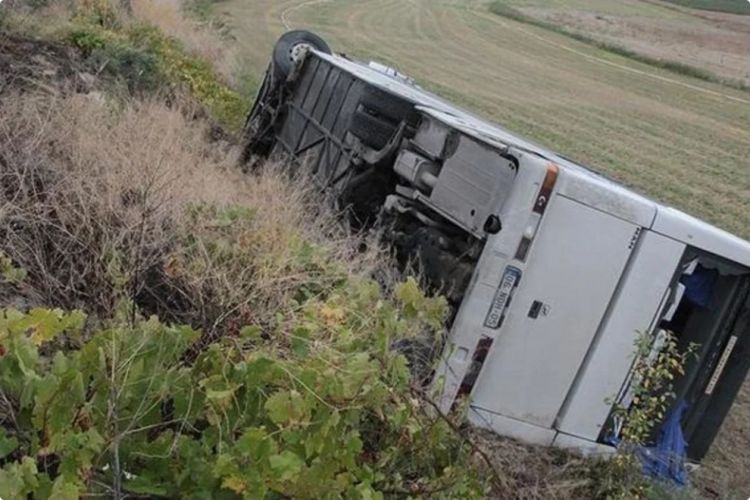 Suriyada iki avtobus toqquşub, 35 nəfər ölüb, 30 nəfər yaralanıb