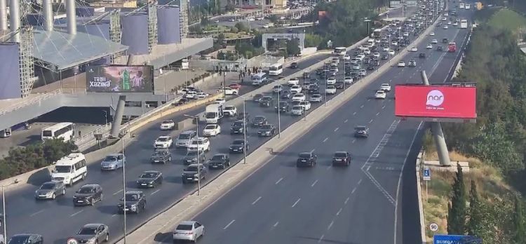 Bakının bəzi yollarında nəqliyyatın sıxlığı yaranıb