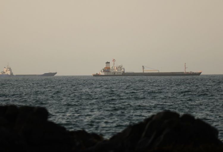 İran Hörmüz boğazında üç neft tankerini saxladığını açıqlayıb