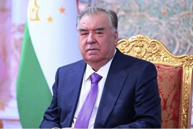 Emoməli Rəhmon Mərkəzi Asiyada iri neft emalı zavodunun tikintisi təşəbbüsü ilə çıxış edib                               