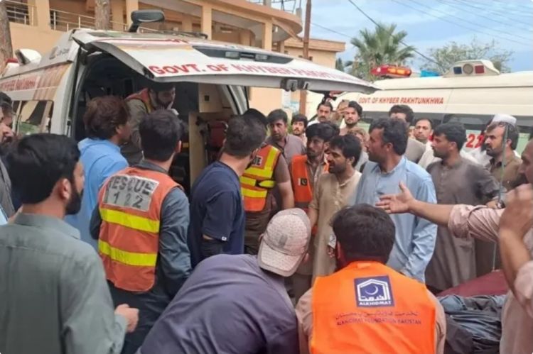 Pakistanda törədilən terror aktı nəticəsində ölənlərin sayı 14-ə çatıb