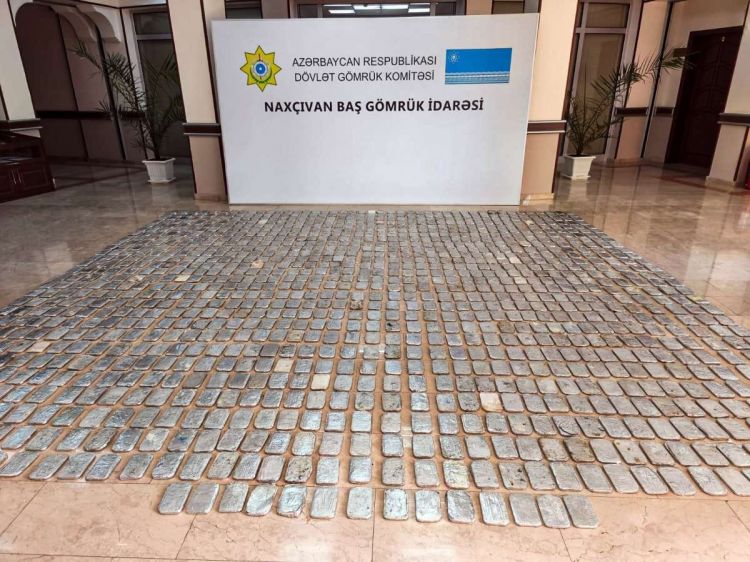 “Şahtaxtı” gömrük postunda 112 kiloqramdan artıq heroinin keçirilməsinin qarşısı alınıb<font color=red> - FOTOLAR</font>