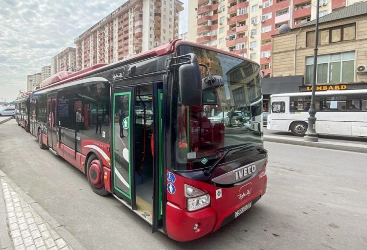 Metroda xətlərin ayrılması ilə əlaqədar işə düşəcək ekspres marşrutların hərəkət istiqaməti açıqlanıb<font color=red> - FOTOLAR</font>