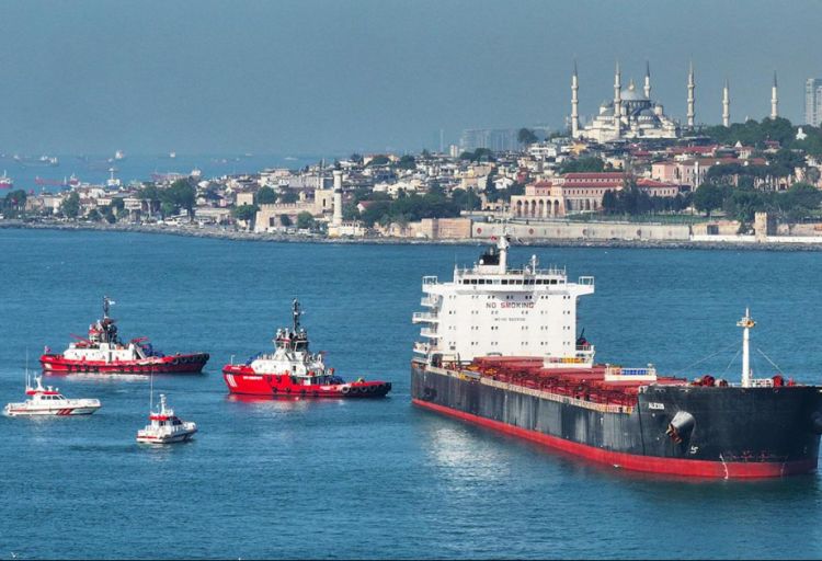 Bu ilin birinci yarımilində Türkiyə boğazlarından keçən gəmilərin sayı açıqlanıb