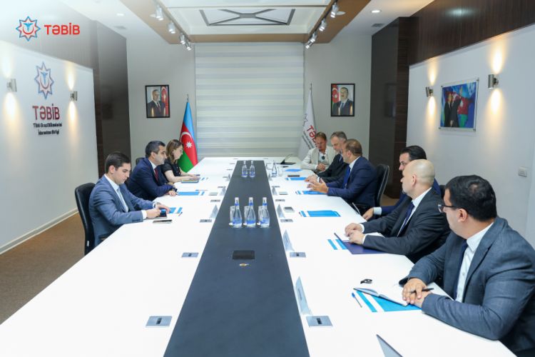 Azərbaycanda insult və neyrovaskulyar xəstəliklərin vahid reyestri yaradılır<font color=red> - FOTOLAR</font>