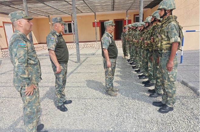 Zakir Həsənov Naxçıvanda yerləşən hərbi hissələrdə olub