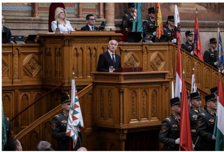 Macarıstanın yeni Prezidenti and içib