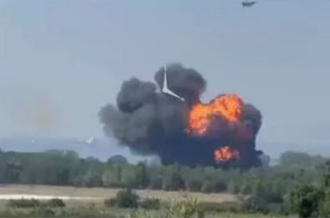 Türkiyədə F-16 qırıcısı qəzaya uğrayıb, pilot katapult edib