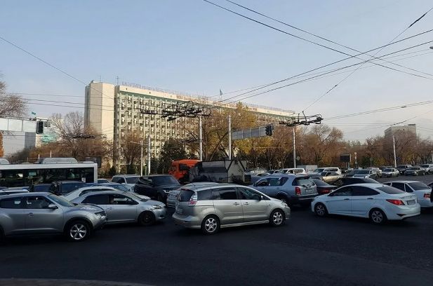 Almatıda enerji böhranı güclü tıxaclara səbəb olub