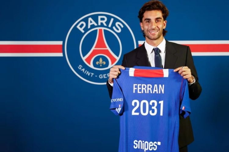 PSJ Ferran Torresin transferini rəsmən açıqlayıb