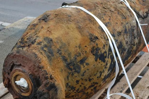 Almaniyada İkinci Dünya Müharibəsinə aid 250 kiloqramlıq təyyarə bombası aşkarlanıb