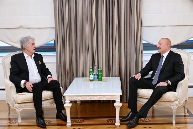 İlham Əliyev Ukraynanın sabiq Prezidenti Viktor Yuşenko ilə görüşüb