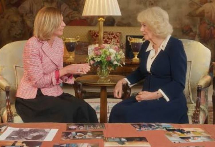 Kraliça Kamilla Kral Çarlzın xərçəng diaqnozunu gizli saxlamağın çətinliyindən danışıb