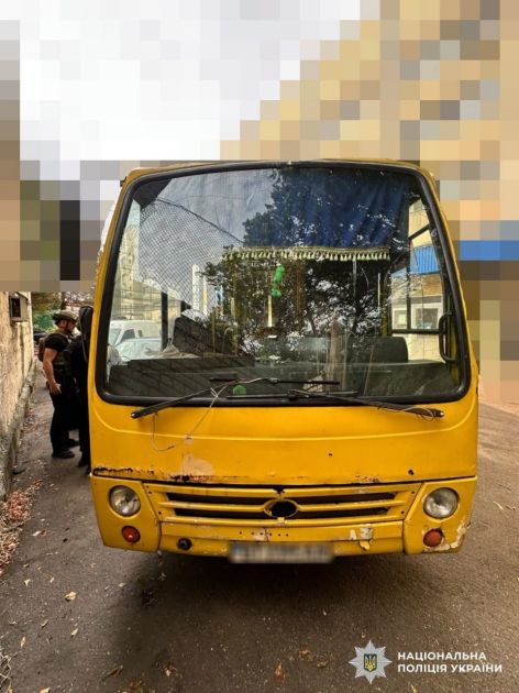 Rusiya Silahlı Qüvvələri Xersonda mikroavtobusa zərbə endirib, ölənlər var<font color=red> - FOTOLAR</font>