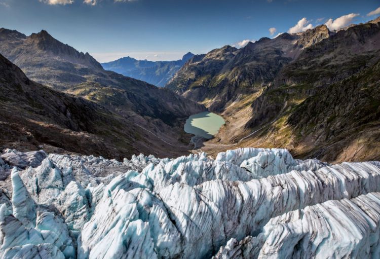 Alp dağlarında 34 il əvvəl itkin düşmüş alpinistlərin cəsədləri tapılıb
