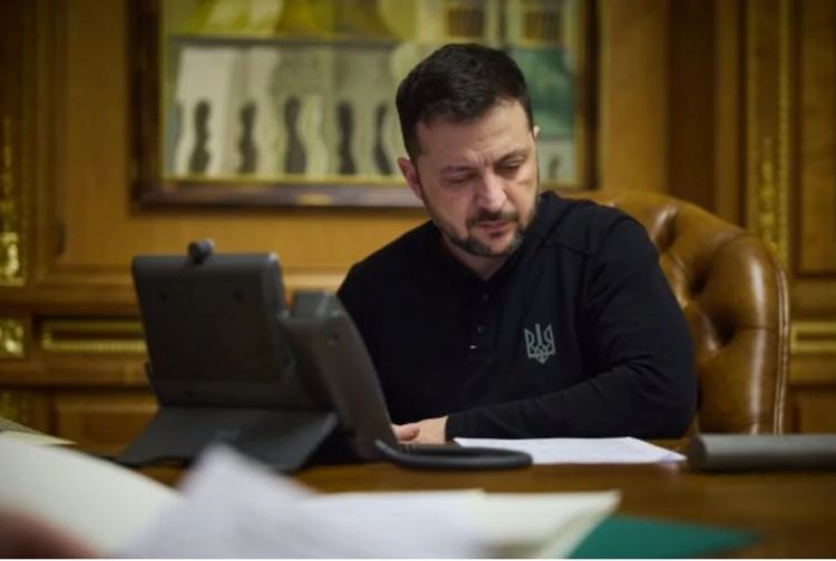 Zelenski Samara vilayətinə və Qara dəniz akvatoriyasına zərbələr endirildiyini açıqlayıb