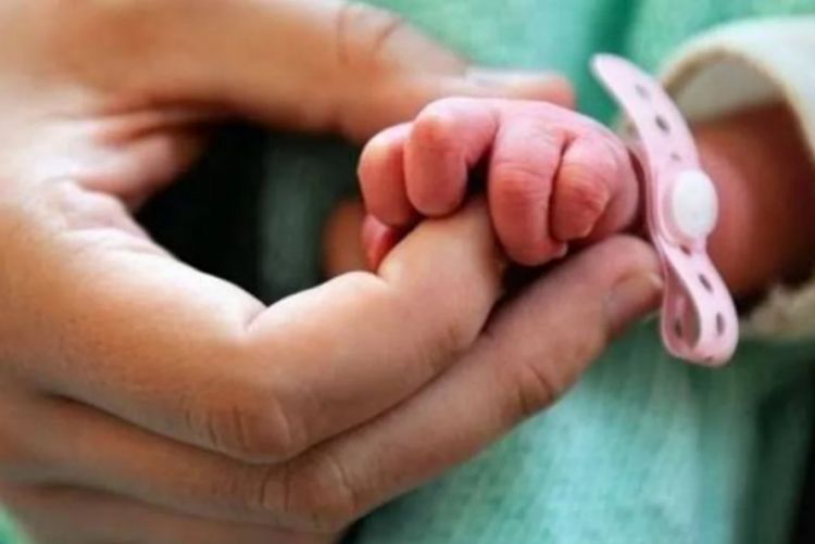 Ötən il Azərbaycanda nikahdankənar doğulanların sayı azalıb