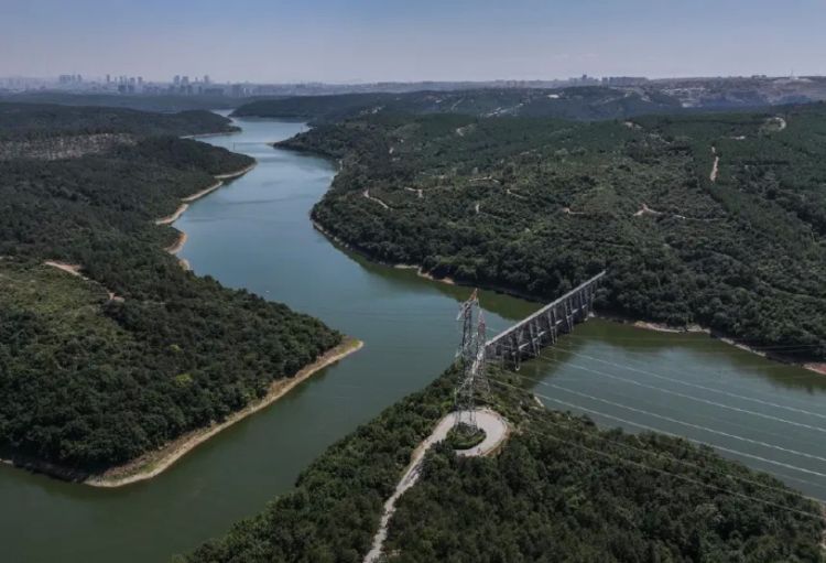 İstanbulda su anbarlarının doluluq səviyyəsi kritik həddən aşağı düşüb