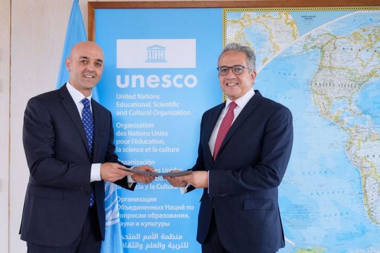 Azərbaycanın UNESCO-dakı yeni daimi nümayəndəsi etimadnaməsini Baş direktora təqdim edib<font color=red> - FOTOLAR</font>