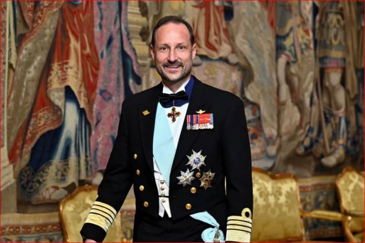 Vəliəhd şahzadə Hokon Norveçin yeni kralı olub