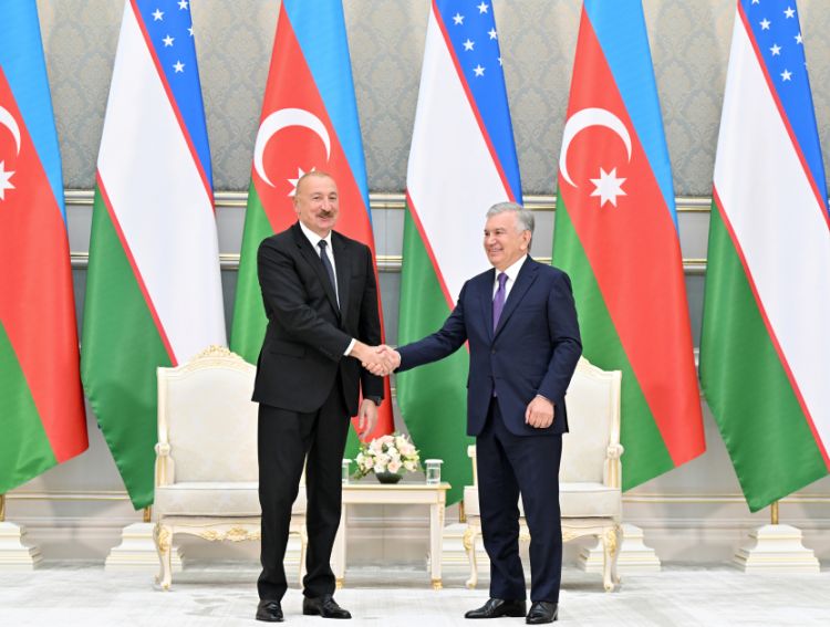 Prezident İlham Əliyev Şavkat Mirziyoyevi Özbəkistanın müstəqilliyinin 35 illiyi münasibətilə təbrik edib
