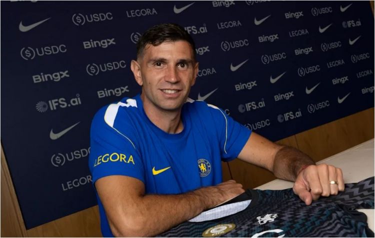 "Çelsi" Argentina millisinin qapıçısı Emiliano Martinesin transferini açıqlayıb